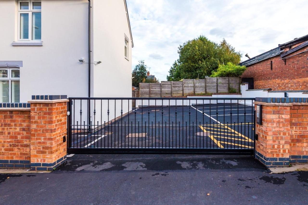 Parkview Place Serviced Apartment Coventry Bagian luar foto